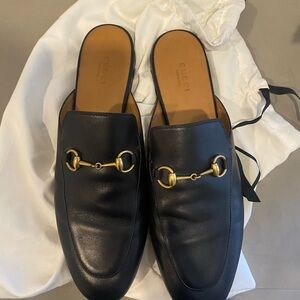 Gucci Loafers! Worn twice amazing condition!